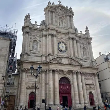 Apartament Charme Parisien Proche De Paryż