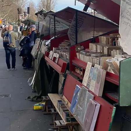 Charme Parisien Proche De Paryż